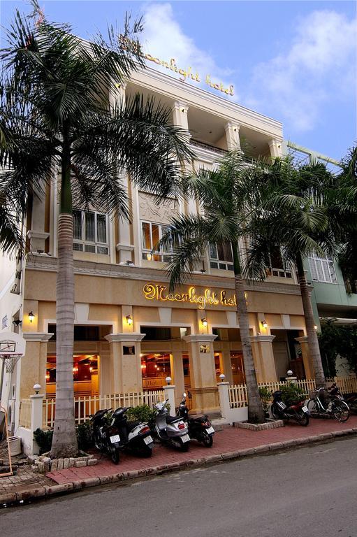 Moonlight Hotel Saigon South Khách sạn