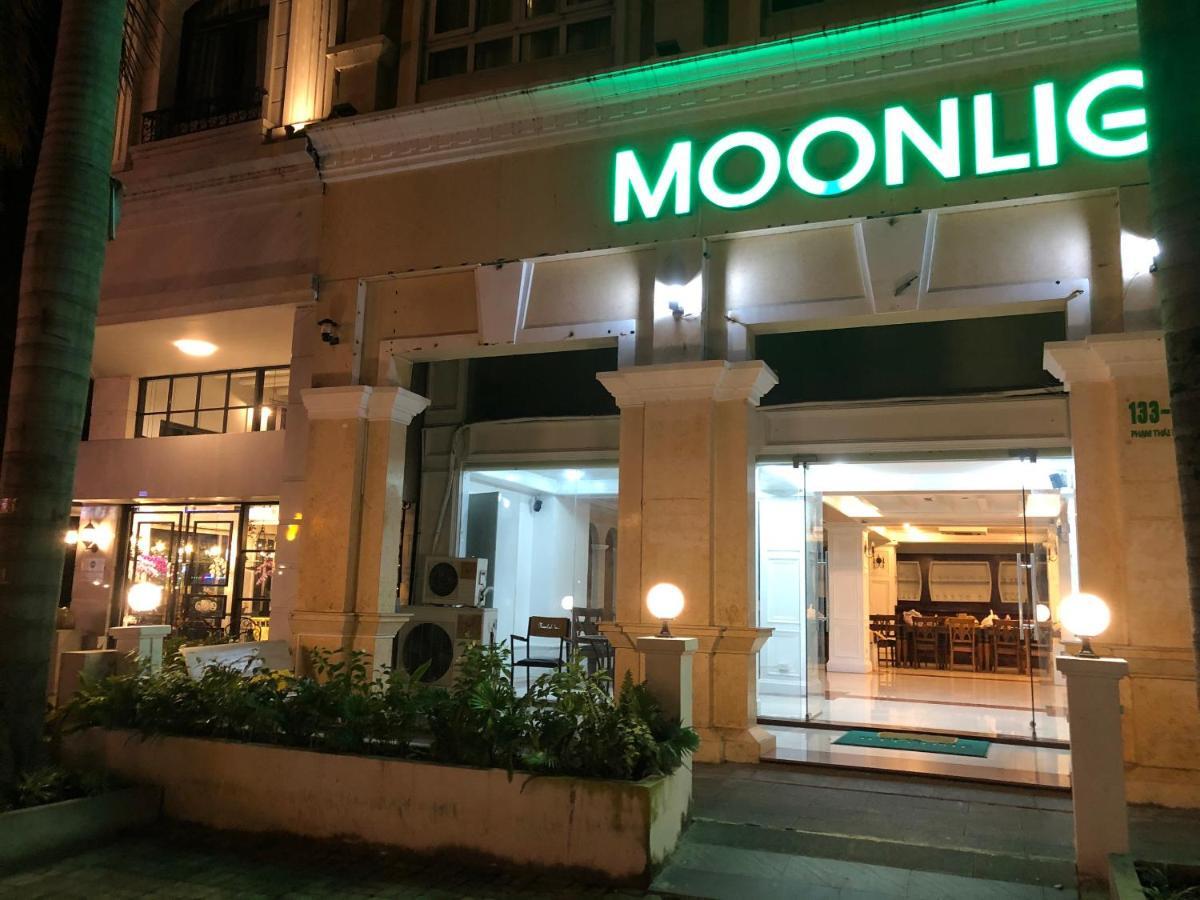 Moonlight Hotel Saigon South Khách sạn 2*